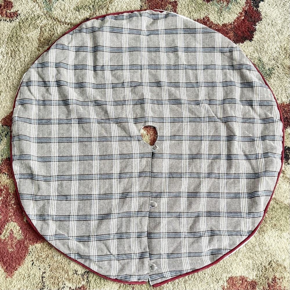VTG Christmas Tree Skirt 48" Blue Brown Cream Tartan Plaid‎ Satin Lined Red Edge
